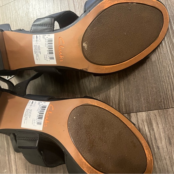 EUC Clarks Collection Leather Heeled Sandals Deva Heidi Black 8M worn twice only - Picture 4 of 11